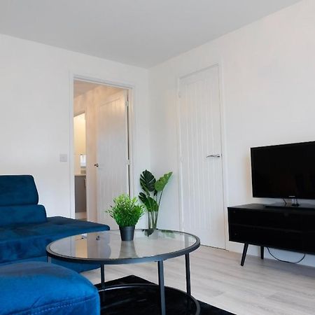 Stylish House With Private Parking Villa Glasgow Eksteriør billede