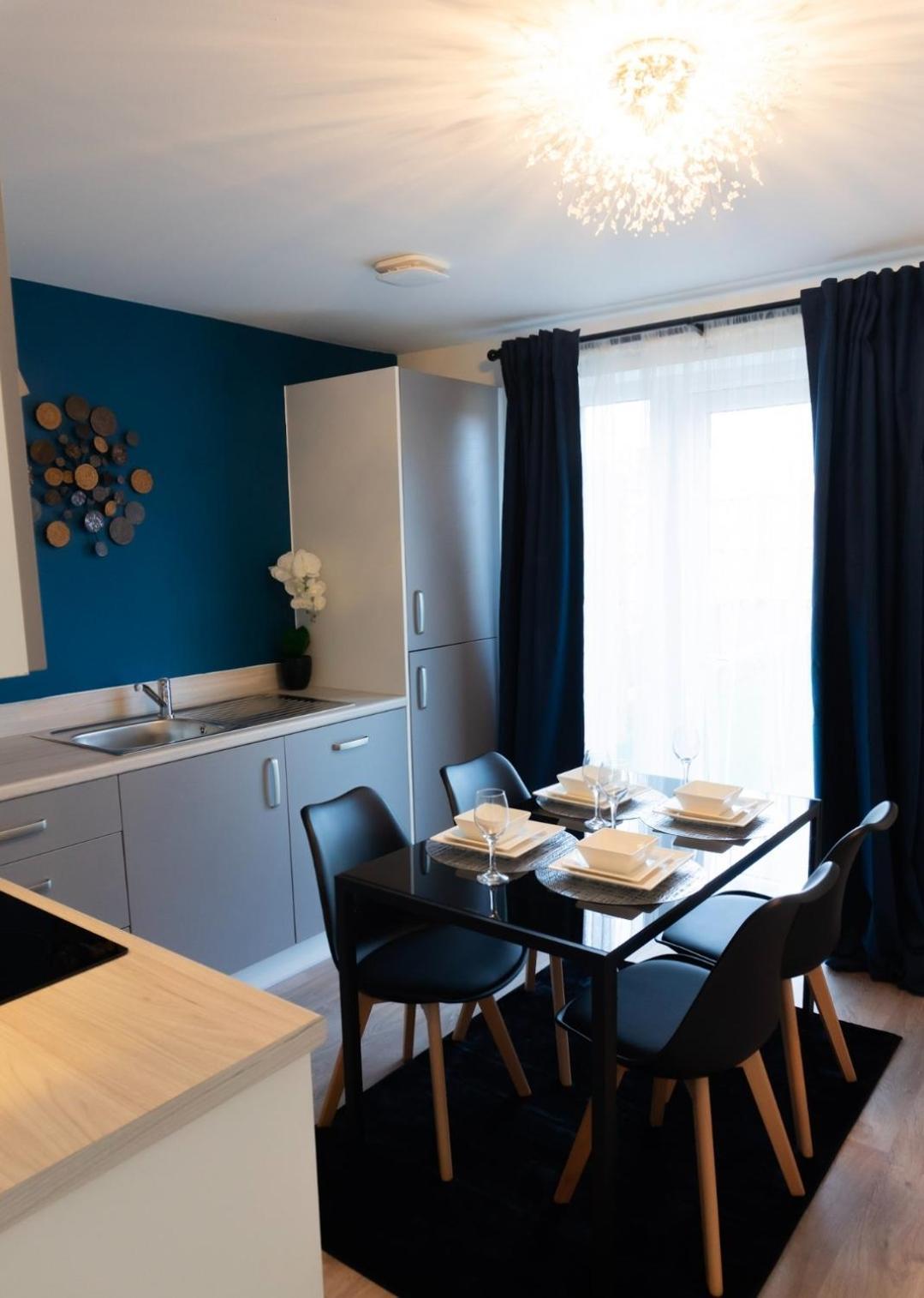 Stylish House With Private Parking Villa Glasgow Eksteriør billede